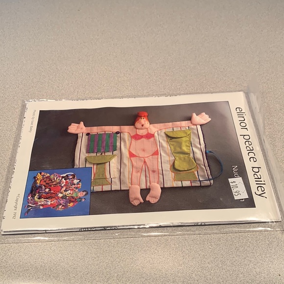 Vtg 1992 Elinor Peace Bailey “Nudes Flash” Tie Roll Up Accessories Pouch Pattern - Picture 1 of 2
